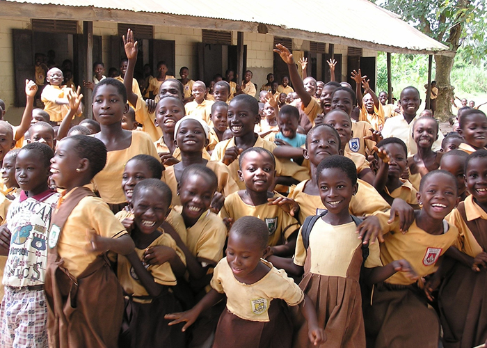 Over 1,000 pupils stranded as contractor locks up school over non-payment of project 
